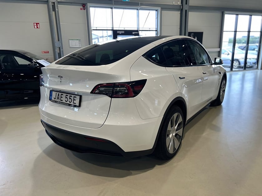 Bild 3 av Tesla Model Y Standard Range RWD 299hk / dragkrok / MOMS