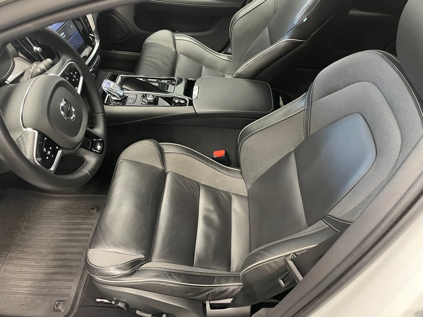Bild 4 av Volvo V60 T6 Plus Dark Edition