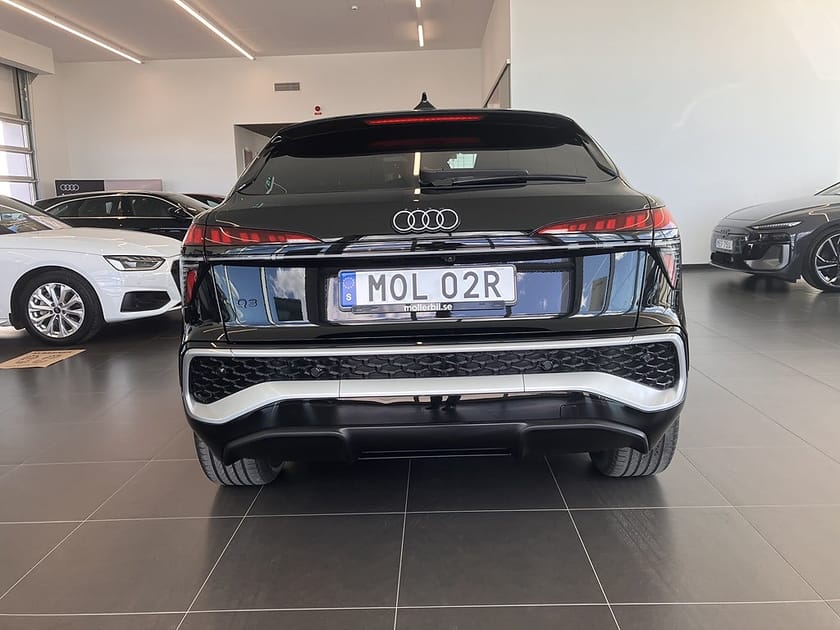Bild 4 av Audi Q3 Sportback e-hybrid 272hk S-tronic S-line