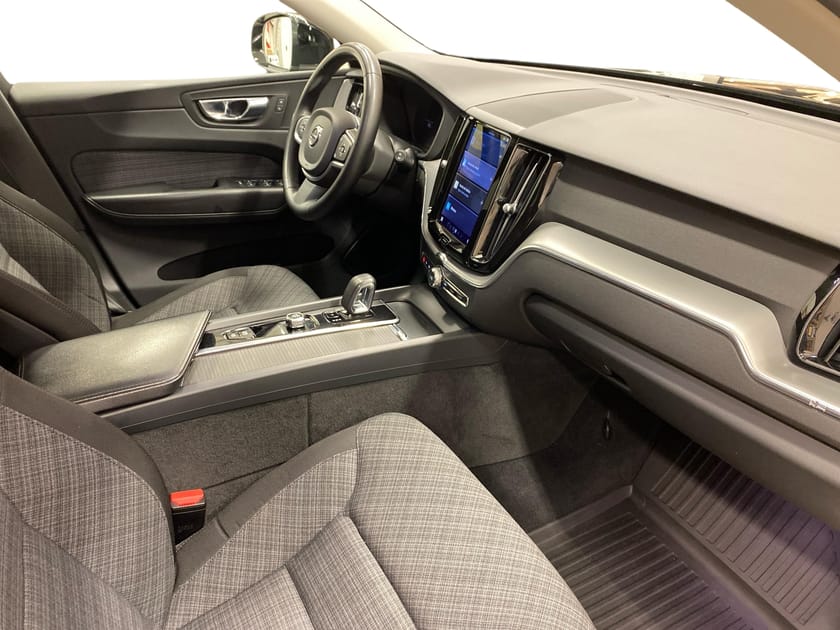Bild 4 av Volvo XC60 Recharge T6 Core Edition - Drag!