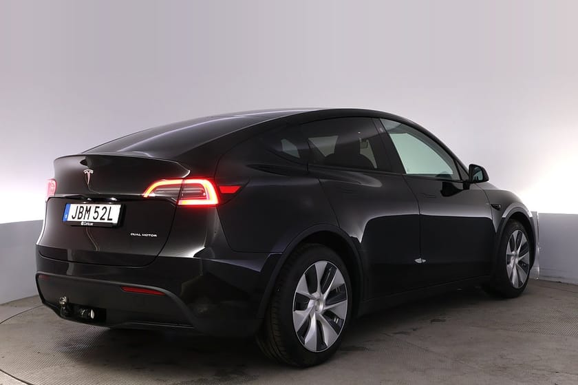 Bild 5 av Tesla Model Y Long Range AWD Autopilot Panorama Drag
