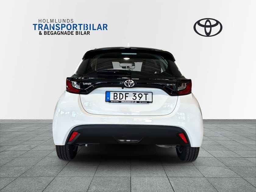 Bild 5 av Toyota Yaris Hybrid 115 1,5 CVT Active Komfort (116hk) Vinterhjul