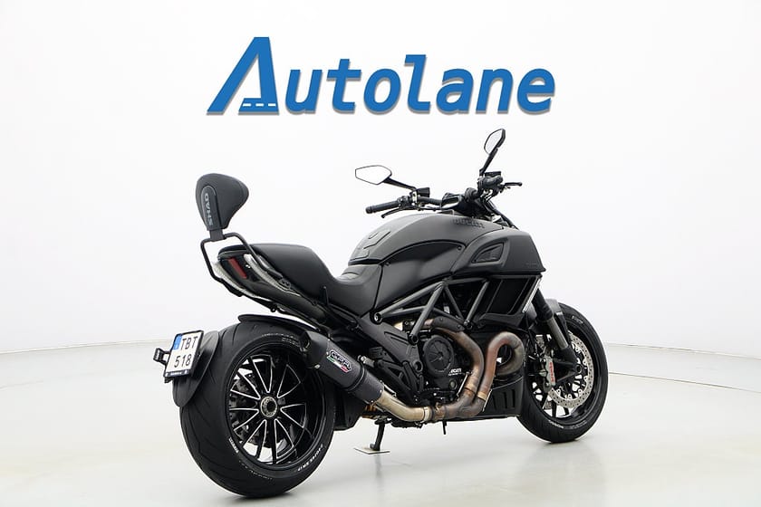 Bild 5 av Ducati Diavel *Brembo, G.P.R Slip-On