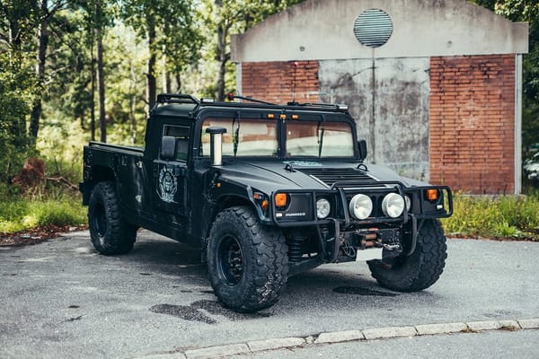 Hummer H1 V8 Pickup 162HK SENSKSÅLD Vinsch MOMS