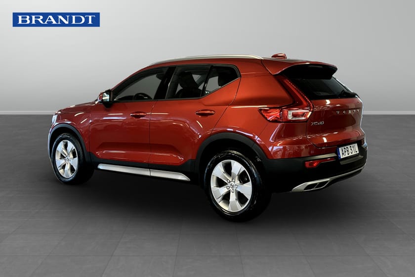Bild 2 av Volvo XC40 D4 AWD Momentum Advanced Edition