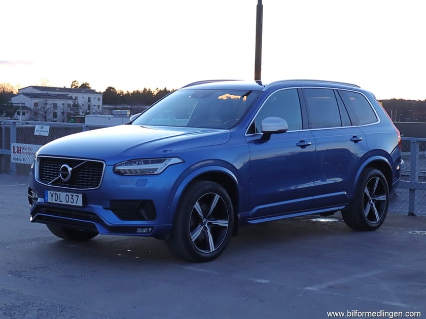 Bild 1 av Volvo XC90 D5 AWD R Design HeadUp 7-sits S/V-hjul GPS