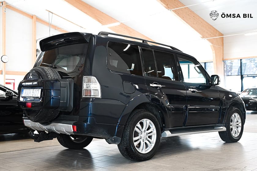 Bild 5 av Mitsubishi Pajero 3.2 Di-D 4WD 7-Sits B-Kamera Drag 200hk