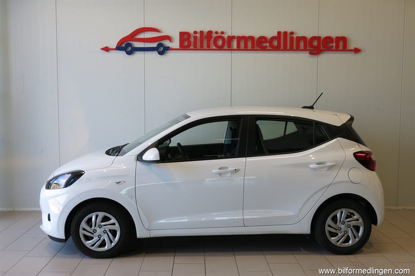 Bild 1 av Hyundai i10 1.0 63hk Aut V-Hjul Navi Låga mil!