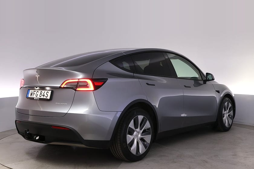 Bild 5 av Tesla Model Y Long Range AWD Autopilot Pano Drag
