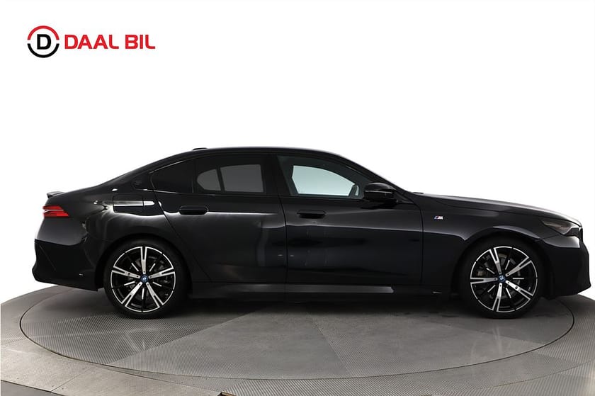 Bild 5 av BMW 530e xDrive 22,1 kWh 299HK M-SPORT DRAG B-KAM NFC NAVI