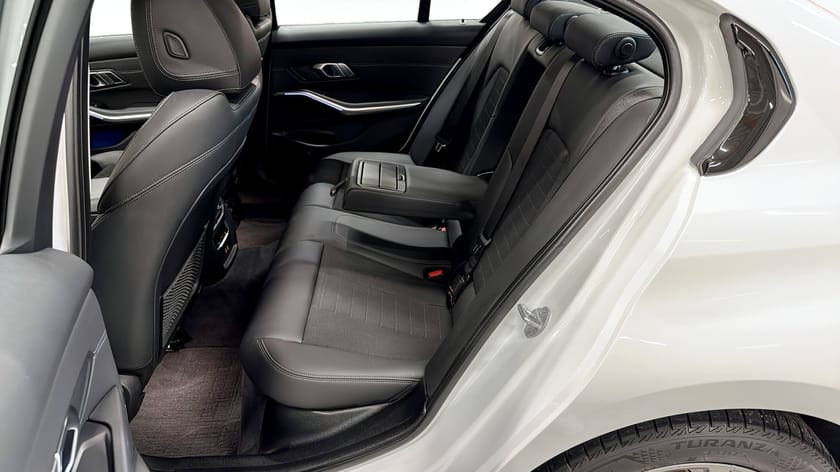 Bild 5 av BMW 330e xDrive Sedan Sportline Rattvärme Kupévärmare Backkamera Hifi