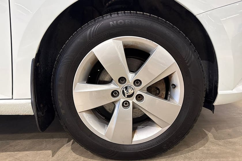 Bild 5 av Škoda Fabia Kombi Skoda 1.2 TSI Style / CarPlay / Parkeringssensorer