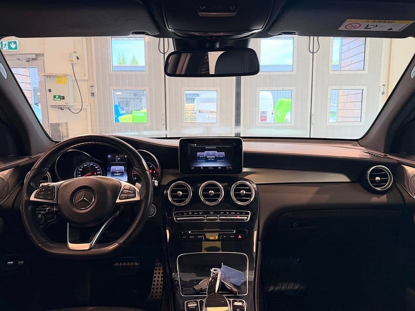 Bild 5 av Mercedes-Benz GLC 220 d 4MATIC Drag Pano 360kam Burmester Värmare SE SPEC