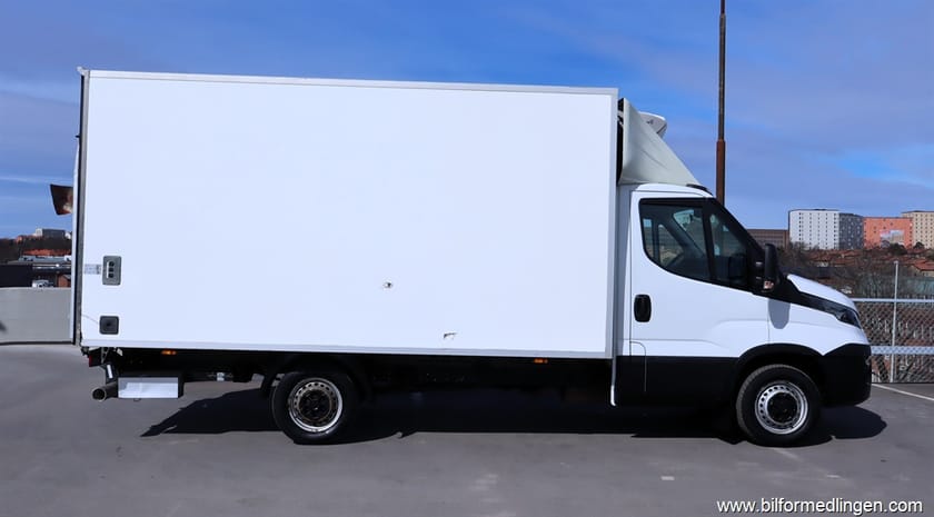 Bild 2 av Iveco Daily 35-160 Chassi Cab 35 2.3 156hk Kyl Bakgavellyft Värmare Automat