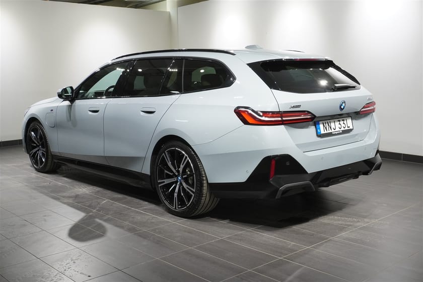 Bild 4 av BMW 530e xDrive Touring M Sport Business Edt Innovation HUD Drag H K DAP PA