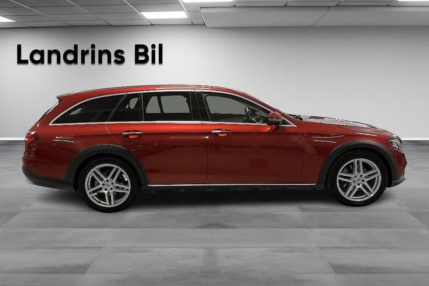 Bild 4 av Mercedes-Benz E 220 d 4MATIC All-Terrain 