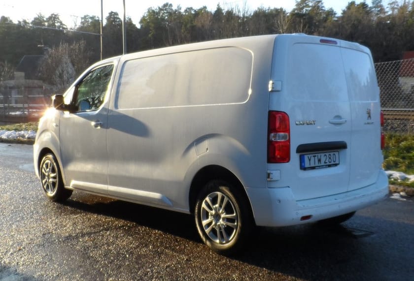Bild 3 av Peugeot Expert Panel Van 2.0 BlueHDi PRO+ L2 Vinterhjul 12 mån garanti
