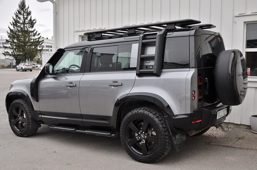Bild 4 av Land Rover Defender 110 P400 MHEV Nav Drag Luftfjädring Värmare Meridian 360°