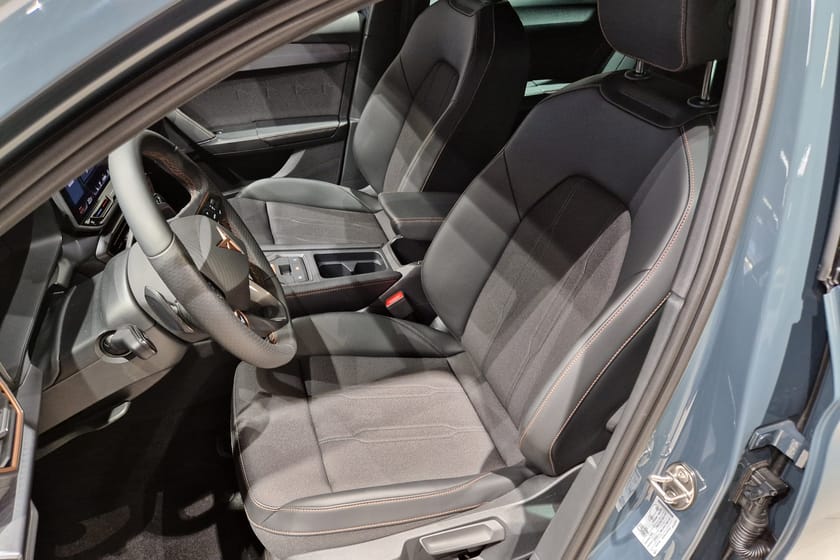 Bild 3 av CUPRA Leon Sportstourer e-Hybrid 