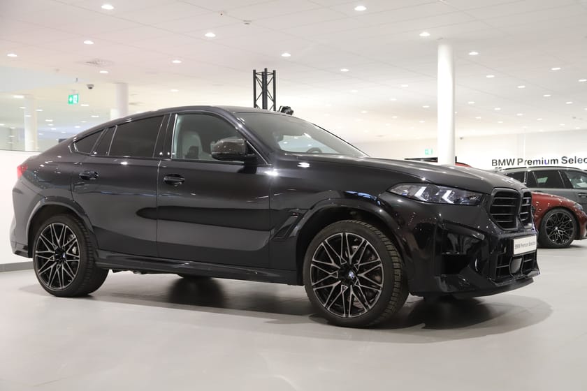 Bild 2 av BMW X6 M Competition B&W / Helläder / Kolfiber / Nypris 1941"