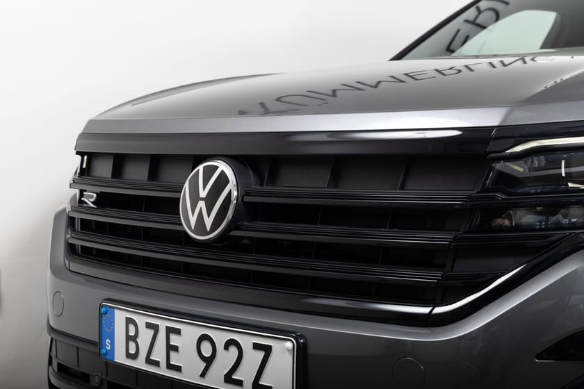 Bild 3 av Volkswagen Touareg R eHybrid Panorama / Luftfjädring / Drag