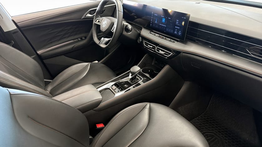 Bild 3 av MG HS PHEV LUX 1.5T AT - RÄNTEKAMPANJ