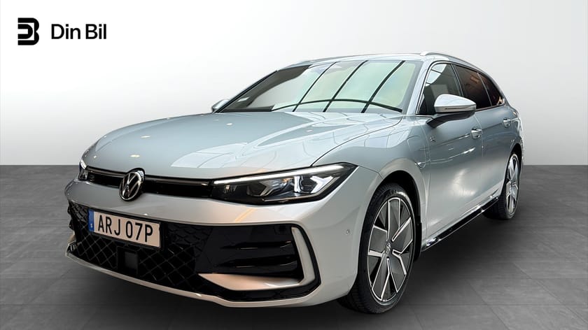 Bild 1 av Volkswagen Passat Variant eHybrid 272 DSG6 R-LINE