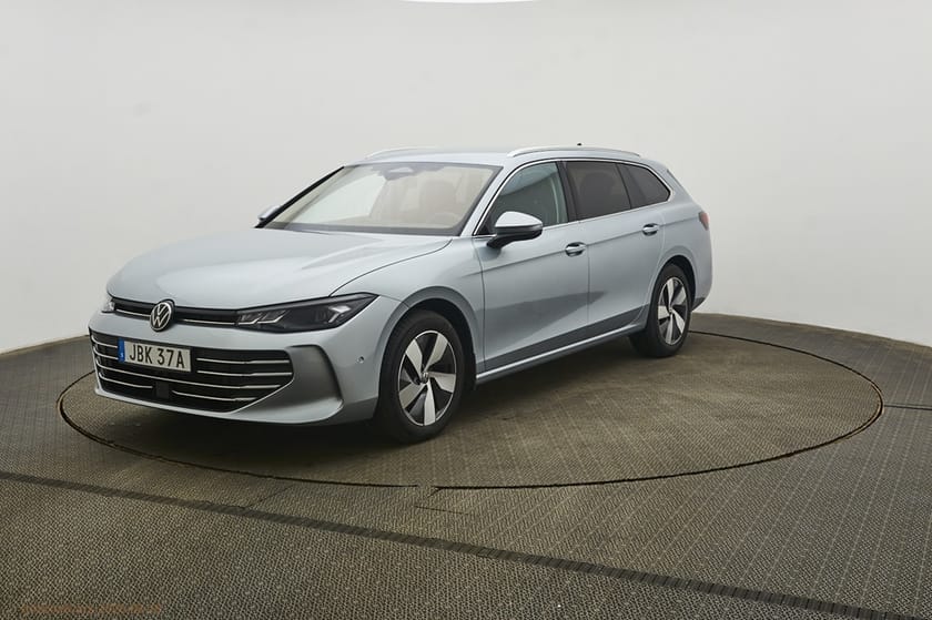 Bild 1 av Volkswagen Passat Sportscombi Mildhybrid 1.5 eTSI VINTERHJUL|DRAG|VÄRMARE|ELBAKL