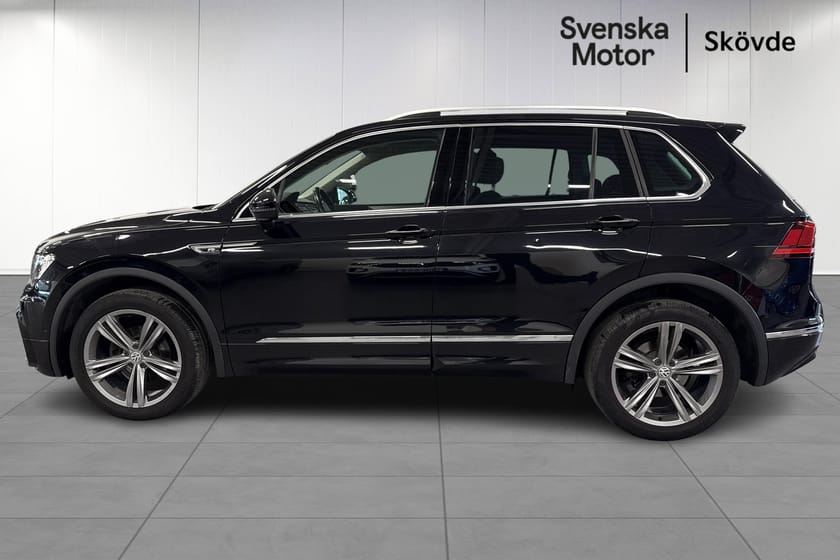 Bild 3 av Volkswagen Tiguan 2.0 TDI AWD R-Line (150hk) – Executive, Automat, Drag, Värmare, B-kam