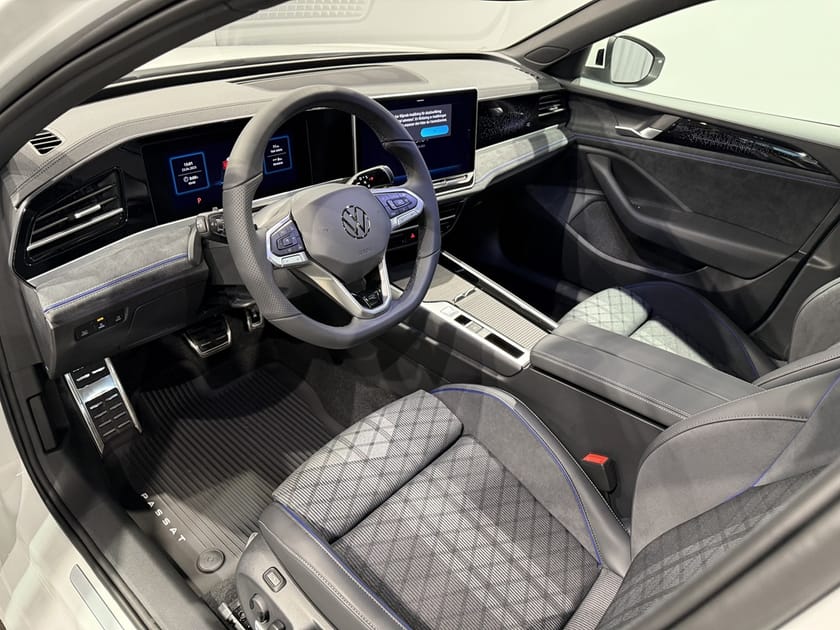 Bild 4 av Volkswagen Passat Variant eHybrid R-Line Demo / Pano / Massage