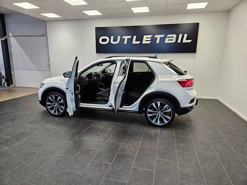 Bild 3 av Volkswagen T-Roc GT 1.5 TSI 150hk Cockpit Värmare Backkamera Drag 19tum