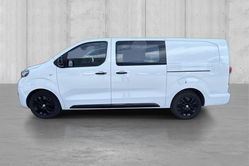 Bilde 2 av Toyota Proace 2.0D 144HK L2H1 AUTOMAT/"BLACK PACK"/NAVI/WEBASTO/KAM.