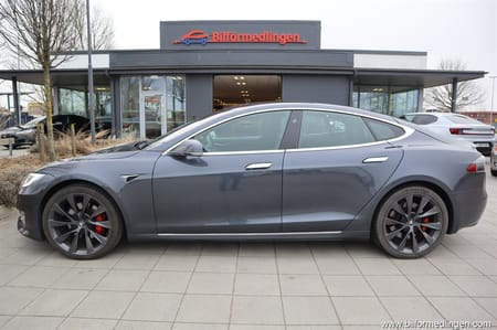Tesla Model S Performance