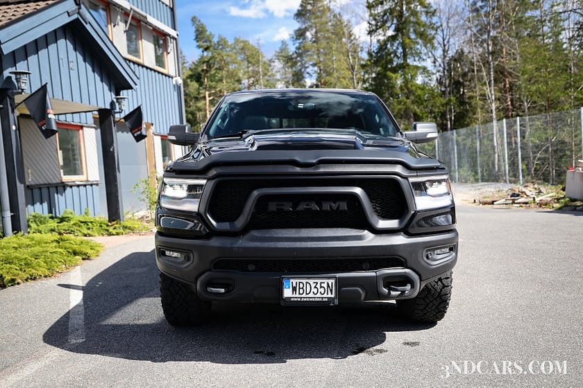 Bild 5 av RAM 1500 Crew Cab REBEL DIESEL BLACK APPEARANCE PACKAGE RAMBOX MULTIGATE