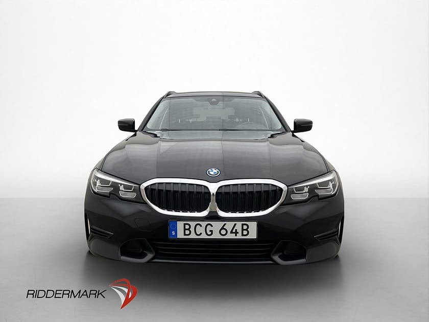 Bild 2 av BMW 330e xDrive Touring Sport line Kamera Navi Skinn Drag