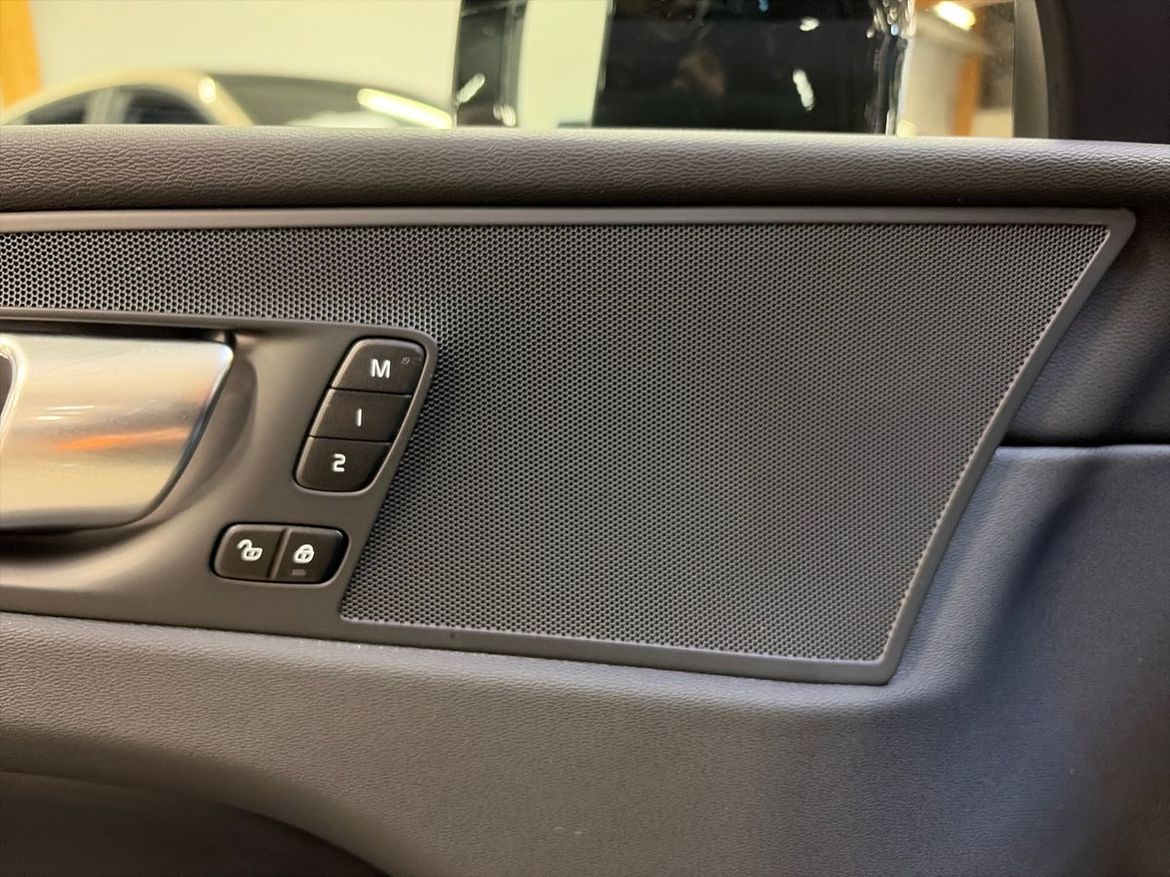 Volvo XC60 2025 - miniatyr 5