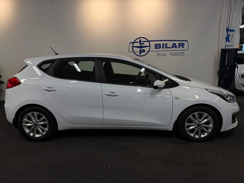 Bild 2 av Kia cee'd 1.4 Special Edition 99hk | Vinterhjul | Fullservad