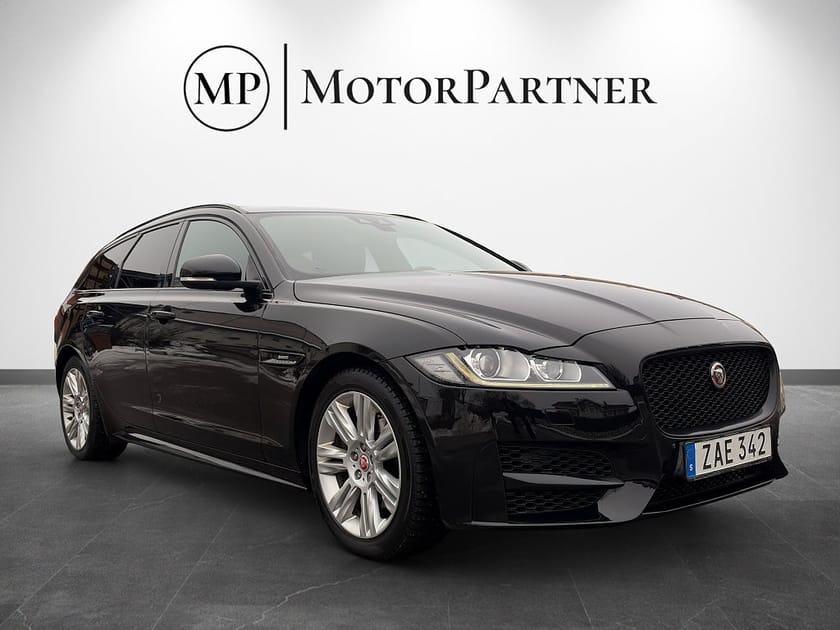 Bild 1 av Jaguar XF 25t Sportbrake R-Sport Panorama Värmare Navi Skinn