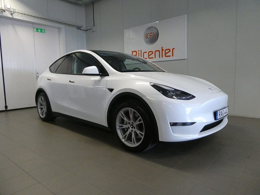 Bild 4 av Tesla Model Y Long Range AWD Pano-Kamera-AutoPilot-Skinn-SoV