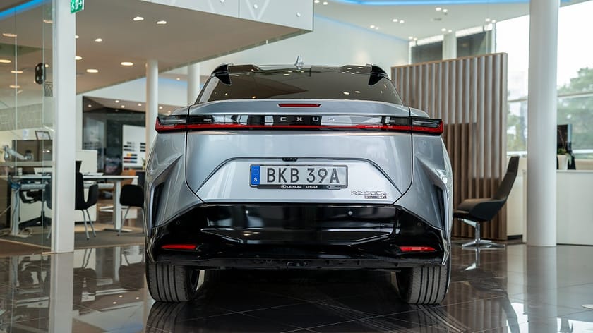 Bild 3 av Lexus RZ 500e Luxury Dragkrok / Vinterhjul / Serviceavtal