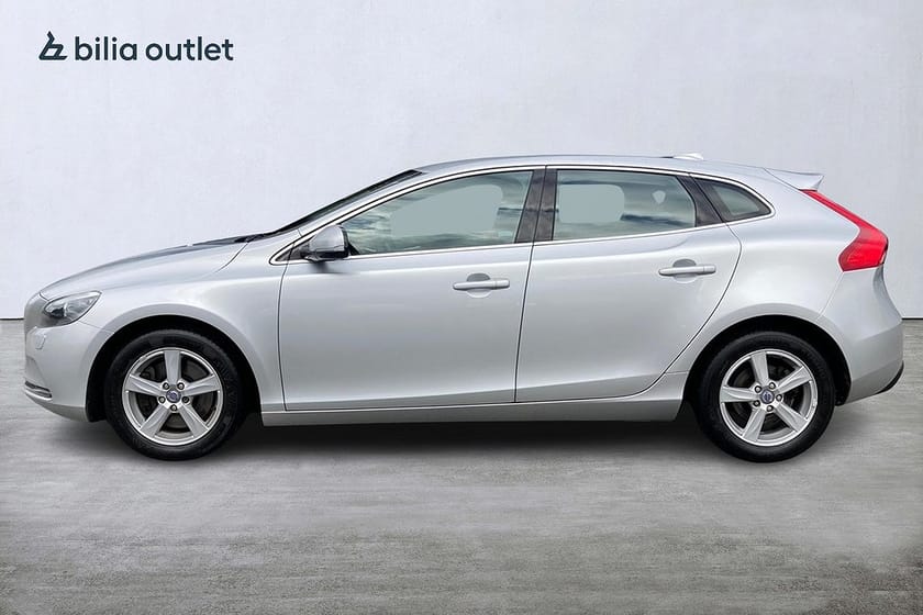 Bild 2 av Volvo V40 D3 Momentum 150hk Värmare Bluetooth Farthållare