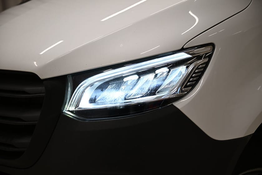 Bild 3 av Mercedes-Benz Sprinter 317 CDI RWD Chassi 170HK Automat|Volymskåp|Bakgavellyft|Sidodörr