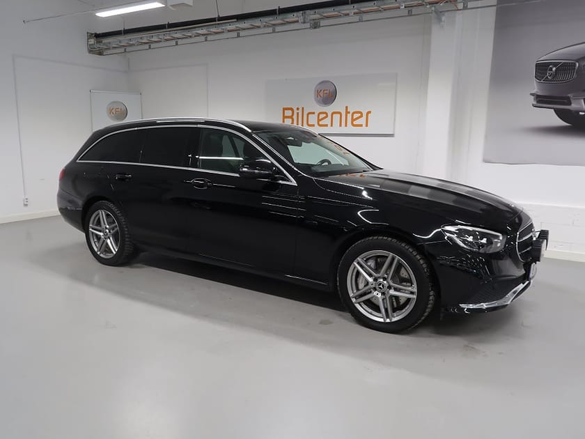 Bild 4 av Mercedes-Benz E 300 T de 4MATIC 4M V-Däck ingår Wide-Skinn-Pano-Drag-Navi-Kame
