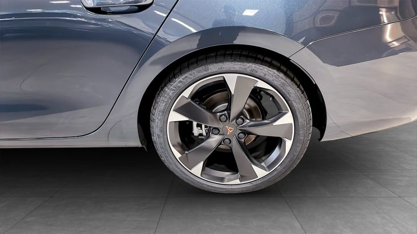 Bild 4 av CUPRA Leon Sportstourer e-Hybrid 1.5 e-Tsi 204 HK DGS7 Laddhybrid