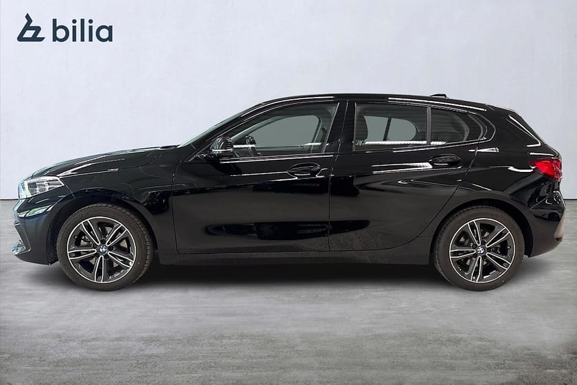 Bild 3 av BMW 118i Aut Sportline | Navi | PDC fram & bak | Bluetooth | 17"