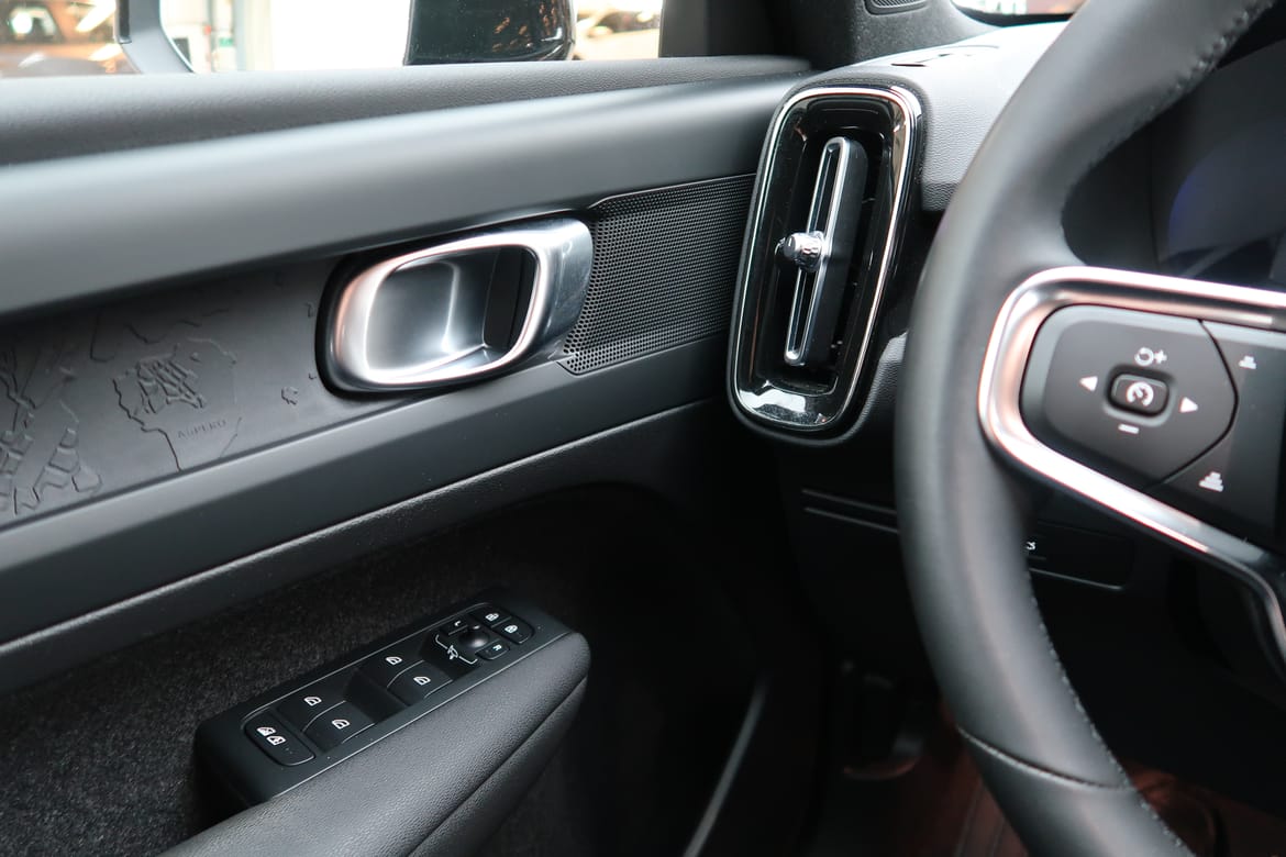 Volvo XC40 2023 - miniatyr 10