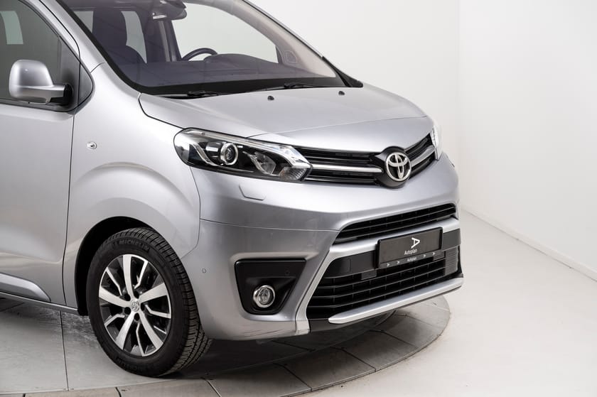 Bilde 3 av Toyota Proace Verso Lang 2,0D 177 Exec Shuttle Worker 9-s Webasto Kamera