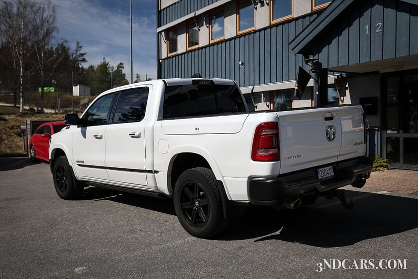 Bild 4 av RAM 1500 Crew Cab CC 5.7 V8 HEMI 4x4 LIMITED SLÄDE 22" MULTIGATE RAMBOX