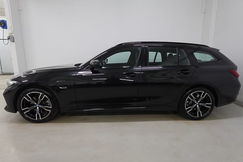 Bild 3 av BMW 330e xDrive Touring Steptronic M Sport Drag P-Värme 292hk