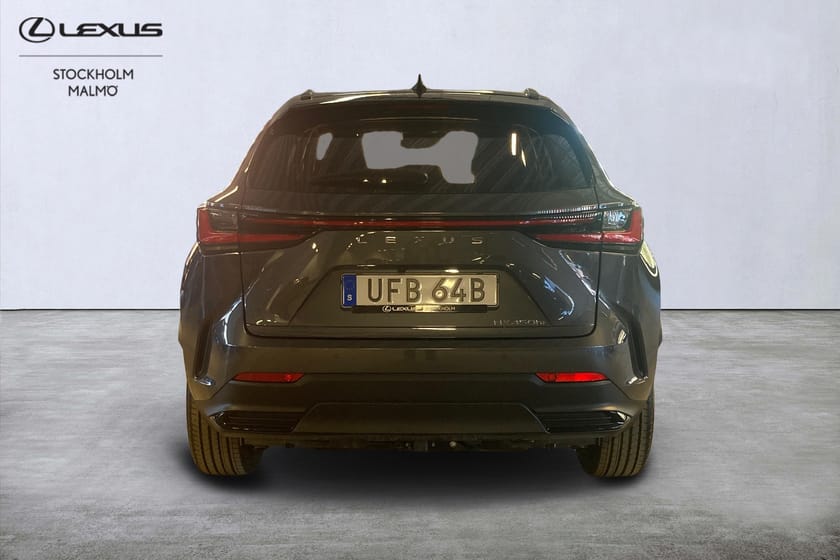 Bild 4 av Lexus NX 450h+ Skinn P-värmare Backkamera Drag
